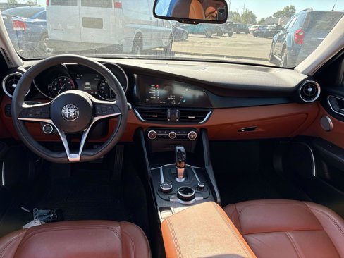 Used 2018 Alfa Romeo Giulia AWD image 9
