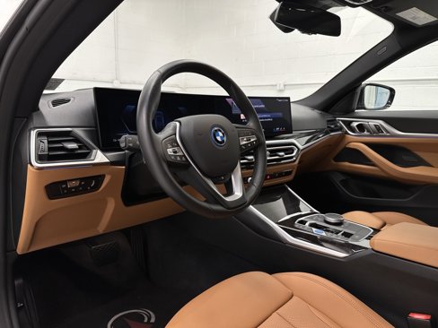 Used 2024 BMW i4 xDrive40i w/ Premium Package image 9
