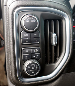 Used 2021 Chevrolet Silverado 1500 LT Trail Boss w/ LT Trail Boss Premium Package image 20