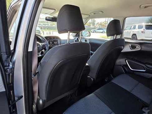 Used 2022 Kia Soul LX w/ Technology Package image 18