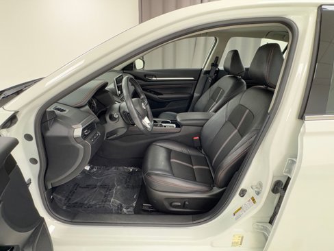 Used 2023 Nissan Altima 2.5 SR image 10