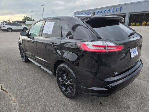 Used 2024 Ford Edge SE w/ Black Appearance Package image 3