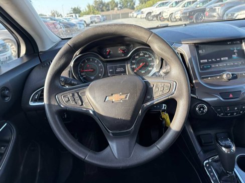 Used 2017 Chevrolet Cruze LT image 22