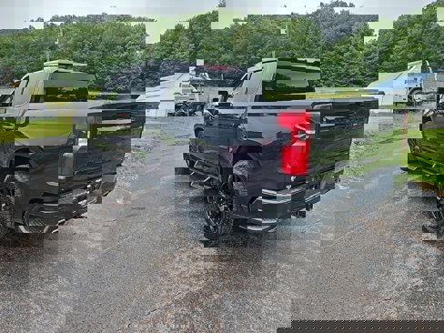 Used 2022 Chevrolet Silverado 1500 RST image 3