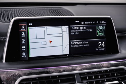 Used 2022 BMW 750i xDrive w/ Executive Package image 25