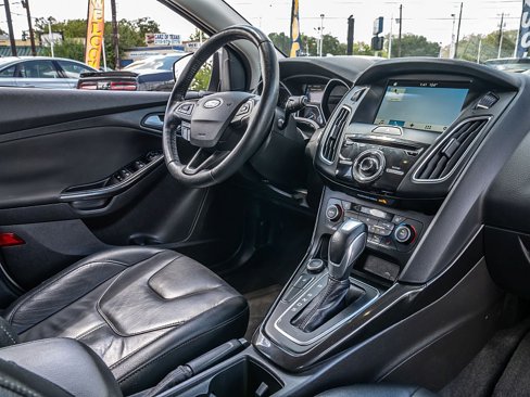 Used 2017 Ford Focus Titanium w/ Titanium Technology Package image 19