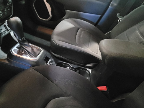 Used 2019 Jeep Renegade Latitude image 26