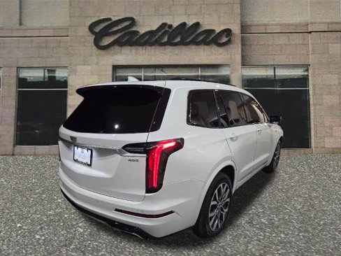 Used 2023 Cadillac XT6 Sport image 5