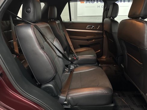 Used 2018 Ford Explorer XLT w/ Equipment Group 202A image 34