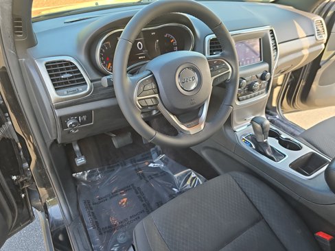 Used 2019 Jeep Grand Cherokee Laredo image 15