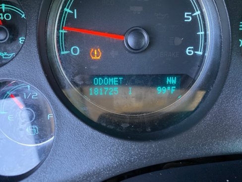 Used 2011 GMC Yukon SLE image 6
