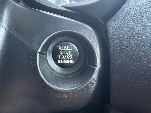 Used 2017 Jeep Renegade Latitude image 16