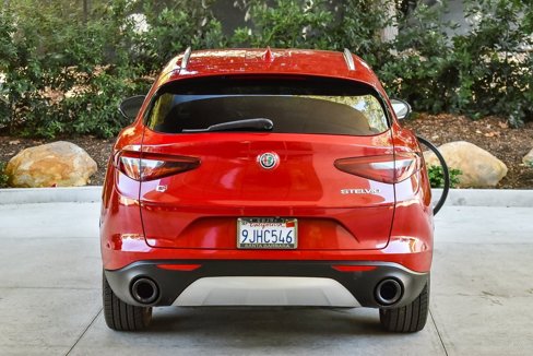 Used 2018 Alfa Romeo Stelvio Ti image 5