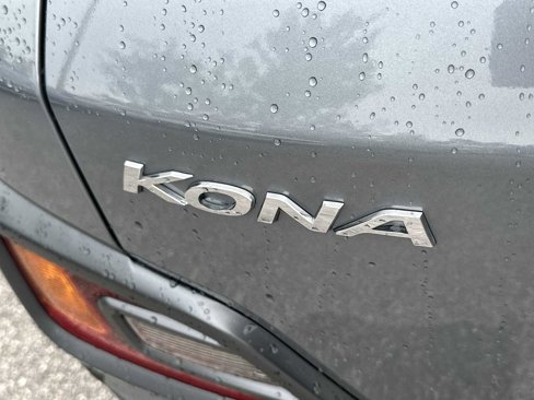 Used 2021 Hyundai Kona Limited w/ Cargo Package image 11