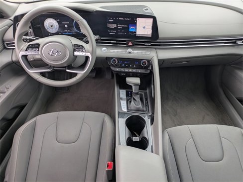 Used 2023 Hyundai Elantra SEL w/ Convenience Package image 13
