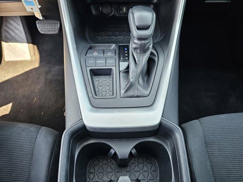 Used 2019 Toyota RAV4 LE image 24
