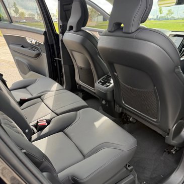 Used 2025 Volvo XC90 B6 Plus image 12