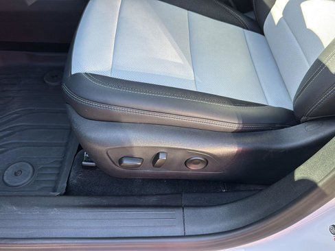 Used 2025 Chevrolet Equinox EV LT w/ Convenience Package II image 28