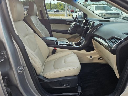 Used 2022 Ford Edge Titanium image 15