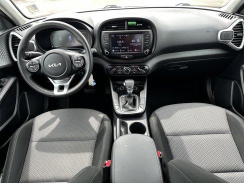 Used 2023 Kia Soul LX w/ LX Technology Package image 21