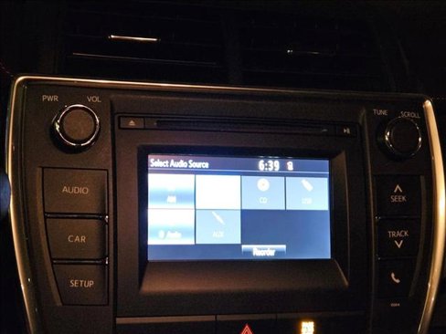 Used 2017 Toyota Camry SE w/ Moonroof Package image 11