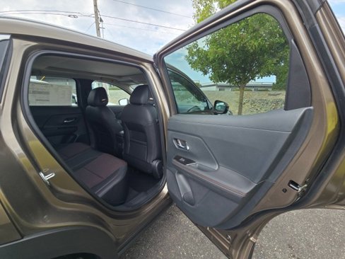 New 2025 Nissan Kicks SR w/ SR Premium Package image 13