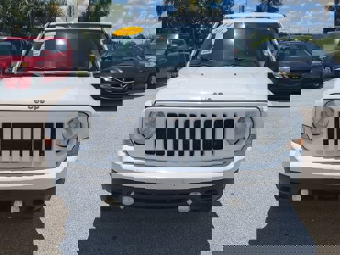 Used 2014 Jeep Patriot Sport image 8