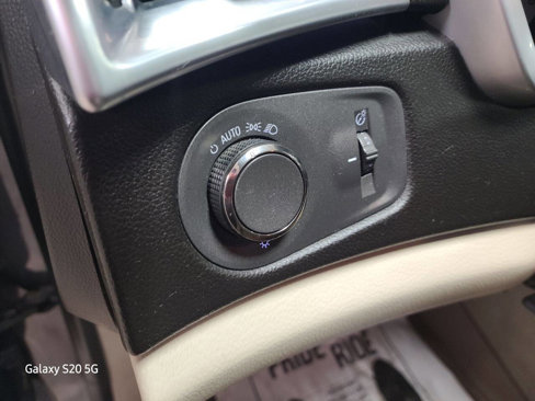 Used 2012 Cadillac SRX Luxury image 29