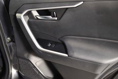Used 2021 Toyota RAV4 XLE image 22