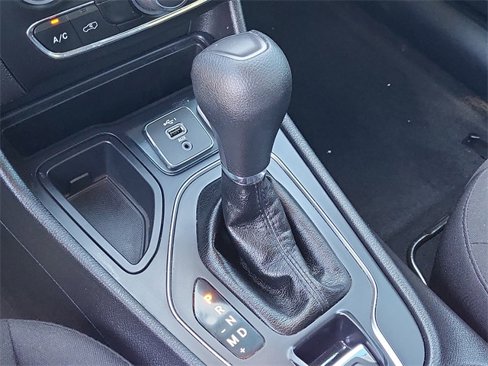 Used 2020 Jeep Cherokee Latitude image 14