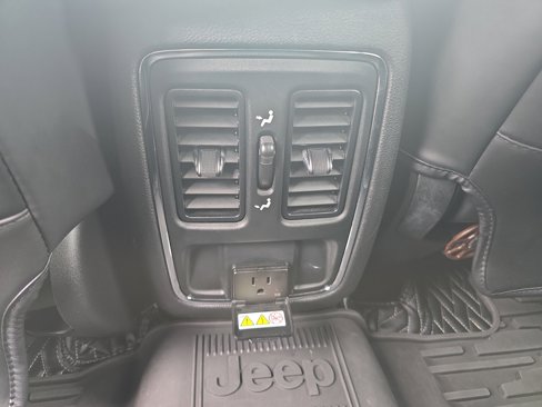 Used 2016 Jeep Grand Cherokee Laredo w/ Quick Order Package 23E image 16