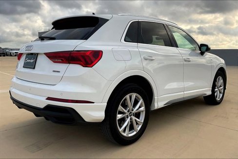 Used 2023 Audi Q3 2.0T Premium image 4