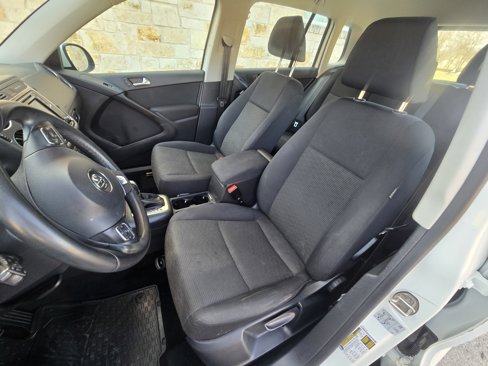 Used 2017 Volkswagen Tiguan Limited w/ Premium Package image 5