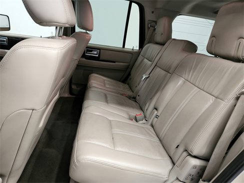 Used 2017 Lincoln Navigator Select image 30