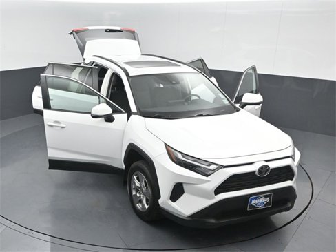 Used 2022 Toyota RAV4 XLE image 25