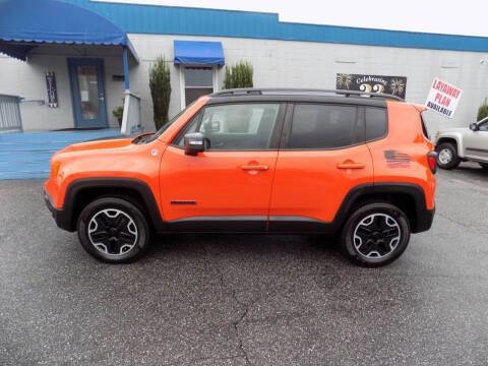 Used 2015 Jeep Renegade Trailhawk w/ Popular Equipment Group image 10