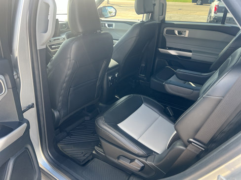 Used 2022 Ford Explorer XLT w/ Equipment Group 202A image 17