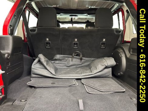 Used 2018 Jeep Wrangler Unlimited Sahara image 20