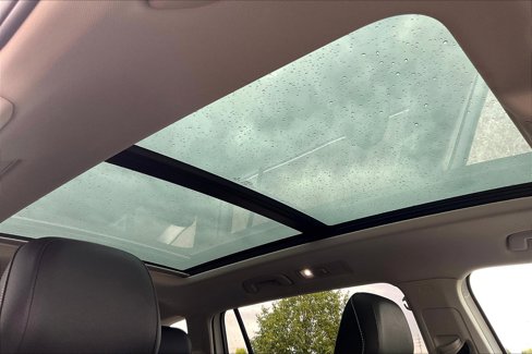 Used 2021 Volkswagen Tiguan SE w/ Panoramic Sunroof Package image 20