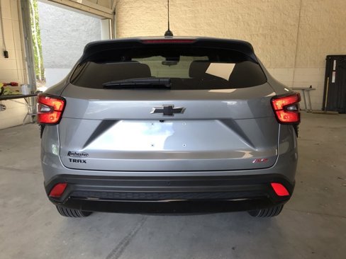 Used 2024 Chevrolet Trax RS w/ Driver Confidence Package image 4