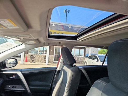 Used 2015 Toyota RAV4 XLE image 13