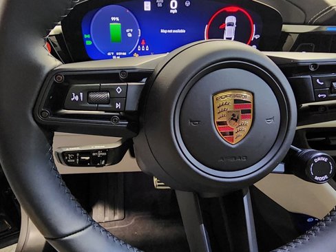 New 2025 Porsche Macan 4S Electric image 13