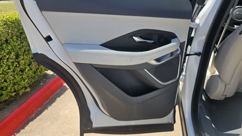 Used 2018 Jaguar E-PACE SE image 23