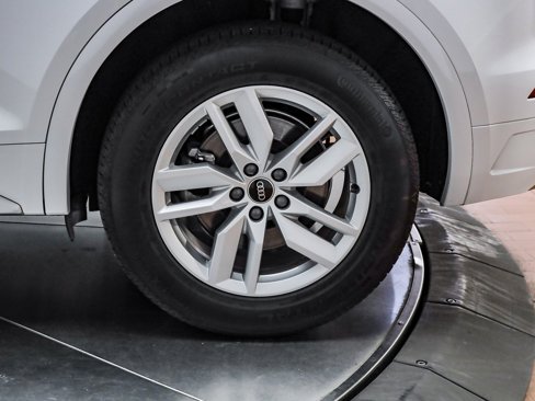 Used 2022 Audi Q5 2.0T Premium w/ Convenience Package image 11