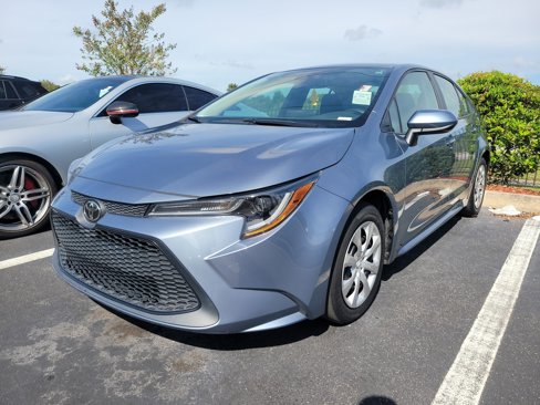 Used 2022 Toyota Corolla LE image 3