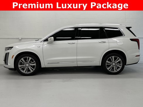 Used 2023 Cadillac XT6 Premium Luxury image 3