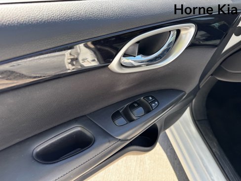 Used 2019 Nissan Sentra SV w/ Special Edition Package image 10