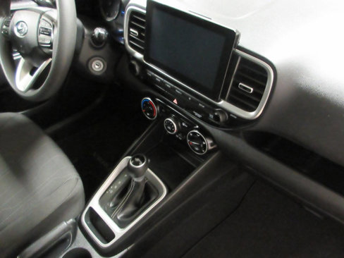 Used 2020 Hyundai Venue SE image 21