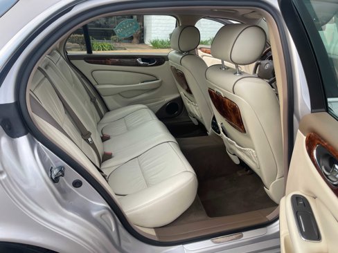 Used 2006 Jaguar XJ8 L image 11