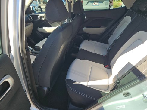 Used 2022 Hyundai Venue SEL image 20